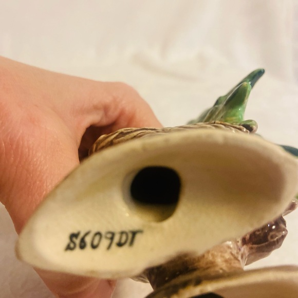 Vintage Salt and Pepper Shakers of Fighting Roosters and 2 Hens EUC
By Napco - Picture 6 of 8